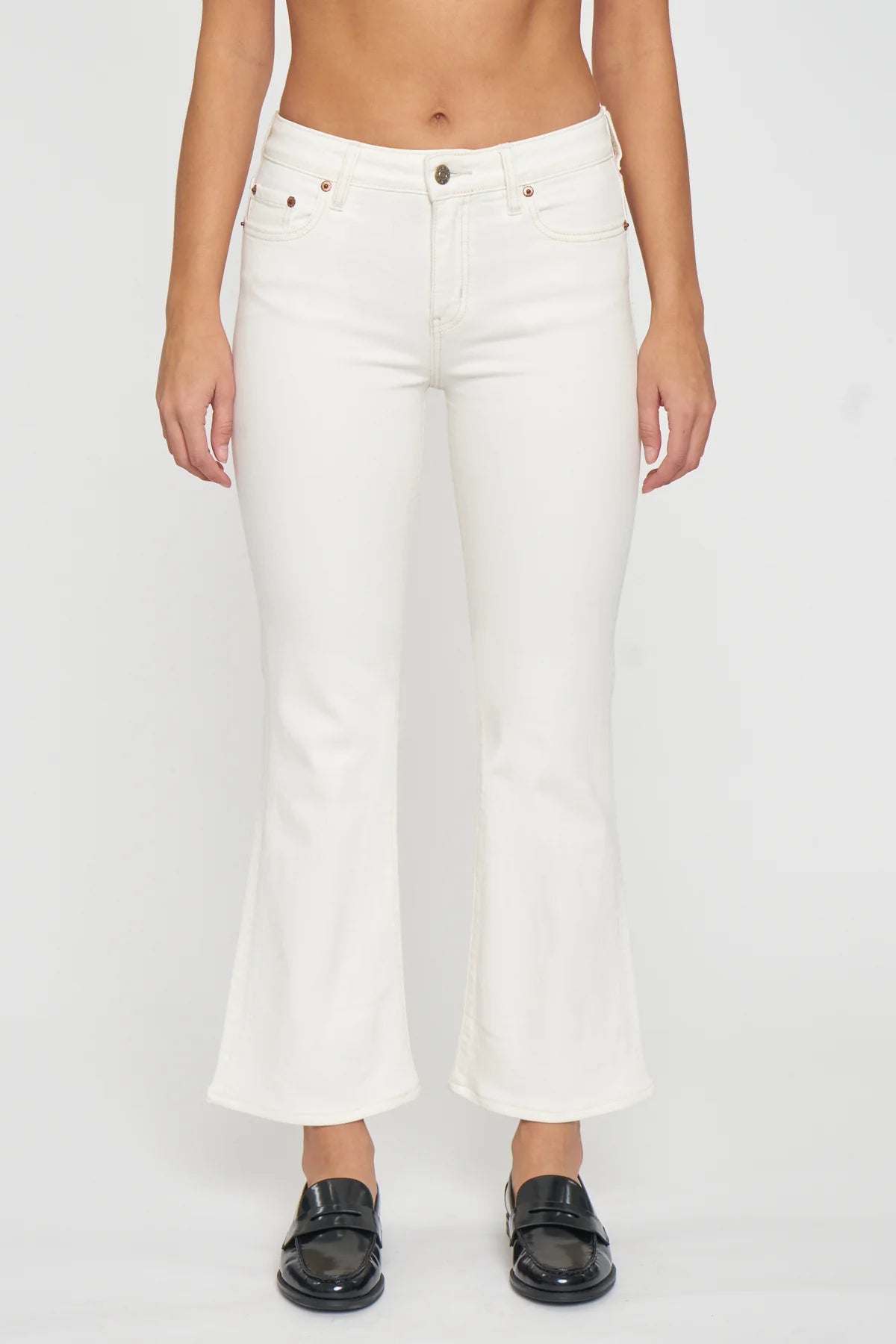 DAZE- RUNAWAY CROP FLARE IN CREAM