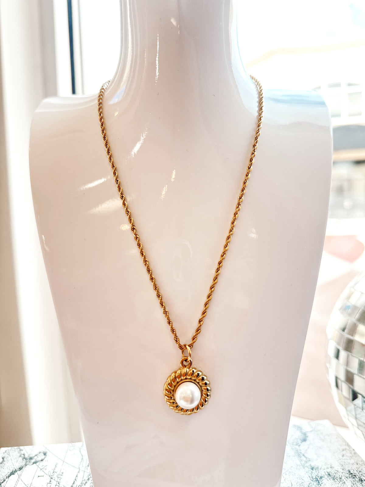 FB-GOLD PEARL NECKLACE